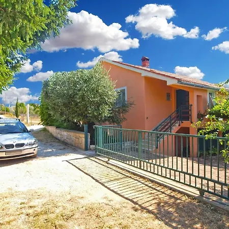 Fuer 8 Personen Ca 100 Qm In Peruski, Istrien Bucht Von Rasa Apartman *